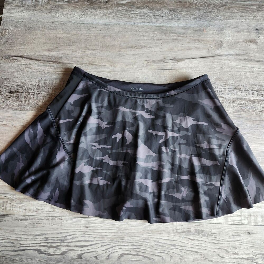 (L) Athleta Match Point Skort